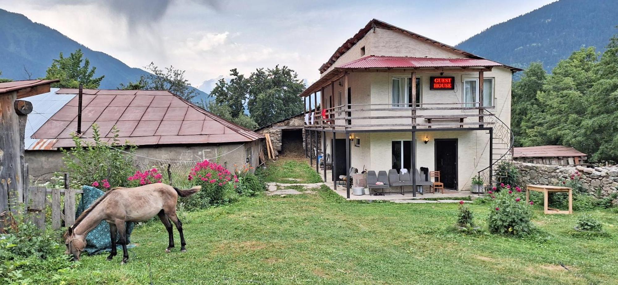 Iason Guest House In Mazeri Mestia Exteriör bild